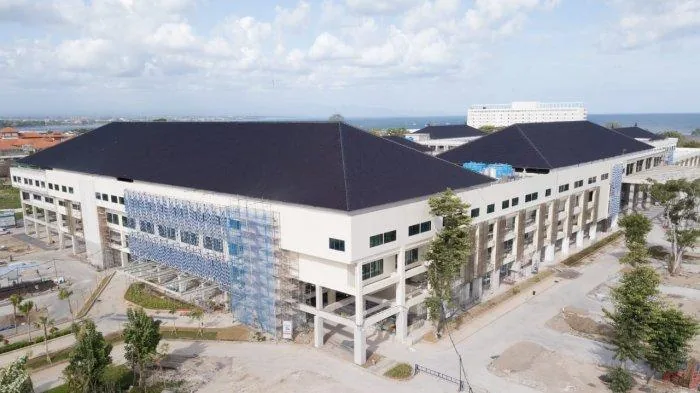 Kondisi sebelum pengecatan Pengecatan Baru Bali International Hospital Tahun 2025