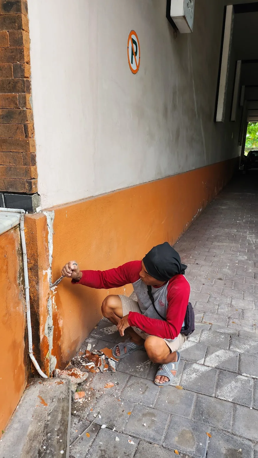 Kondisi sebelum pengecatan Pengecatan Ulang Eksterior & Interior SGCC